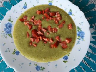 Brokolicová polévka s klobásou