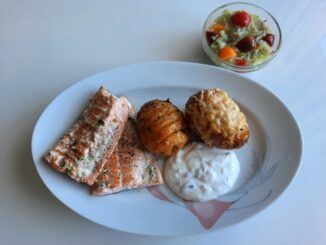 Losos s pečenými brambory